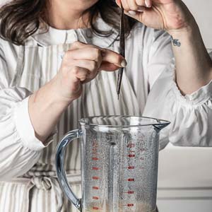 CRAFTING VANILLA BEAN PASTE