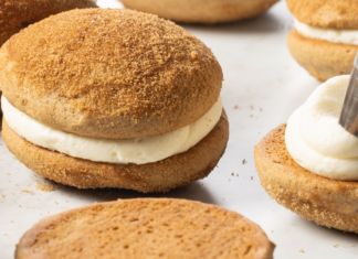 Snickerdoodle Whoopie Pies