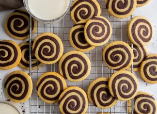 Vanilla-Chocolate Pinwheel Cookies Vanilla-Chocolate Pinwheel Cookies