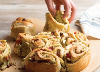 Pesto Sun-Dried Tomato Rolls Pesto Sun-Dried Tomato Rolls