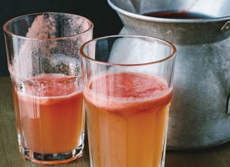 Amma’s Fresh Tomato Juice Fresh Tomato Juice in glasses with silver pitcher
