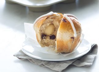 Rum Raisin Hot Cross Buns Rum Raisin Hot Cross Buns