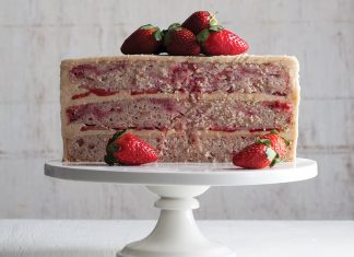 Natural Strawberry Cake with Browned Butter Frosting Natural Strawberry Cake with Browned Butter Frosting