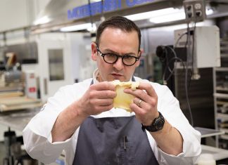 Francisco Migoya on Éclairs Francisco Migoya on Eclairs