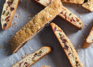 Candied Strawberry and Olive Biscotti Candied Strawberry and Olive Biscotti