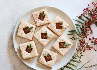 Spiced Pineapple Linzer Cookies Spiced Pineapple Linzer Cookies