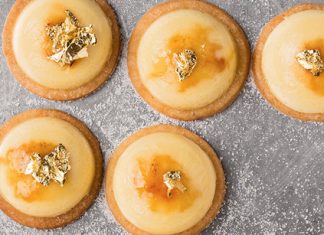 Tips on the Best Bubbles & Bites for Your New Year’s Eve Party New Year's Eve Party Tips