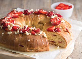 Strawberries and Cream King Cake Strawberries and Cream King Cake