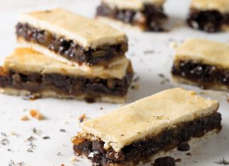 Scottish Fruit Slice Bars Scottish Fruit Slice Bars