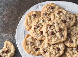 Oatmeal Chocolate Chip Cookies