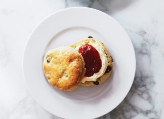 Traditional English Scones Traditional English Scones with cream and jam