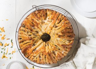 Cheddar-Sausage Pull-Apart Bread