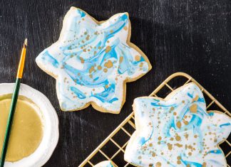 Spiced Brown Butter Sugar Cookies with Royal Icing Spiced Brown Butter Sugar Cookies with Royal Icing