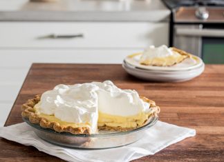 Hummingbird Pie with Pecan Crust Hummingbird Pie with Pecan Crust