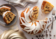 Chocolate Chip Bundt Cake with Vanilla Glaze Chocolate Chip Bundt Cake with Vanilla Glaze