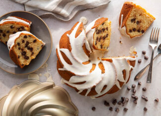 Chocolate Chip Bundt Cake with Vanilla Glaze Chocolate Chip Bundt Cake with Vanilla Glaze