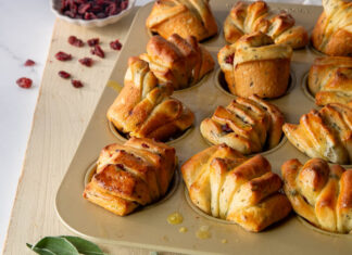 Cranberry-Sage Fantails