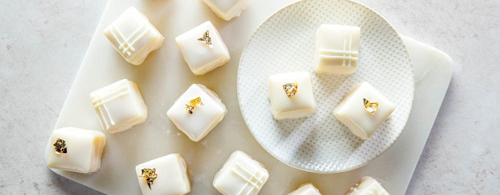 Almond Beauties KC 0955Header Petit Fours