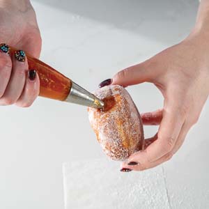 Filling doughnut