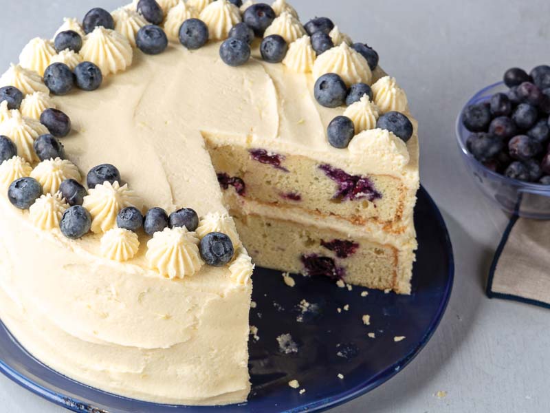 BLUEBERRY CRÈME FRAÎCHE LAYER CAKE