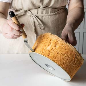 Removing cake pan from bottom of cake