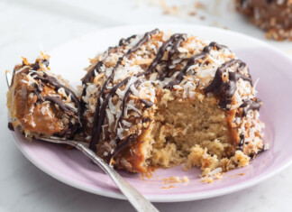 Caramel-Coconut Bundtlettes Caramel-Coconut Bundtlettes