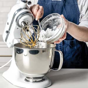 Making Caramel Icing