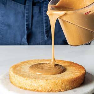 Assembling the caramel cake layers