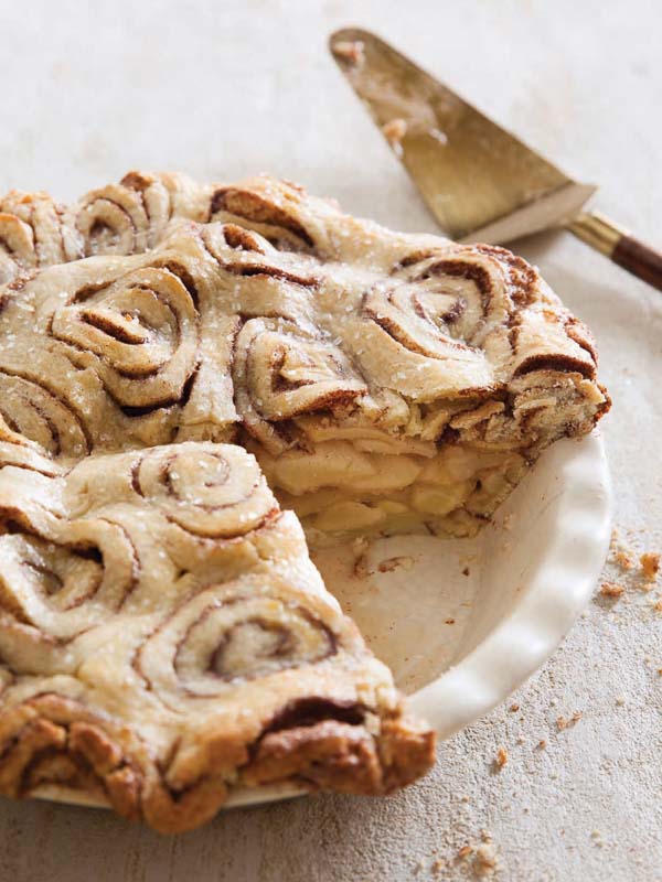 Cinnamon Roll Apple Pie