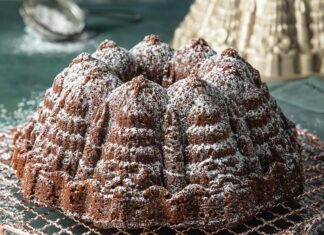 Holiday Bundts: A Dozen Dazzling Recipes Gingerbread Streusel Bundt Cake