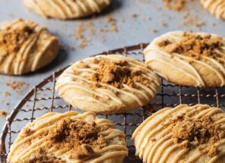 Cookie Butter-Stuffed Snickerdoodles Cookie Butter-Stuffed Snickerdoodles