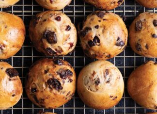 Chocolate-Cherry Brioche Buns Chocolate-Cherry Brioche Buns