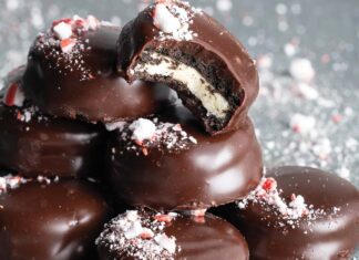 Peppermint-Chocolate Sandwich Cookies Peppermint-Chocolate Sandwich Cookies