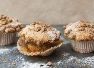 Edd Kimber’s Cinnamon Streusel Muffins with Dulce de Leche Cinnamon Streusel Muffins with Dulce de Leche