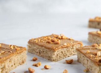 Banana Cake with Peanut Butter Icing Banana Cake with Peanut Butter Icing