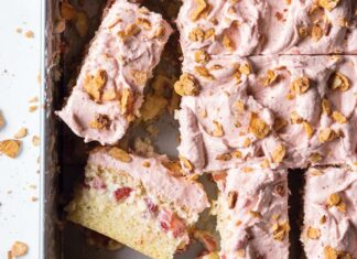 Strawberry-Almond Custard Cake Strawberry-Almond Custard Cake