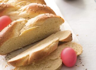 Tsoureki breads