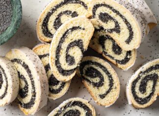 Poppy Seed Perfection: Our Favorite Recipes Poppy Seed Roll