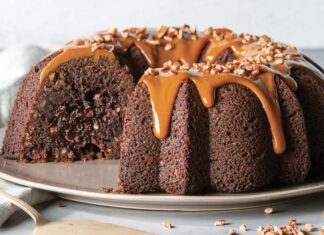 Origin of a Classic: Tunnel of Fudge Tunnel of Fudge Cake