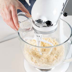 Brisee3734SWSSquares - Bake from Scratch Adding oil to brisee dough