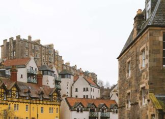 A Walking Tour of Edinburgh, Scotland A Walking Tour of Edinburgh, Scotland