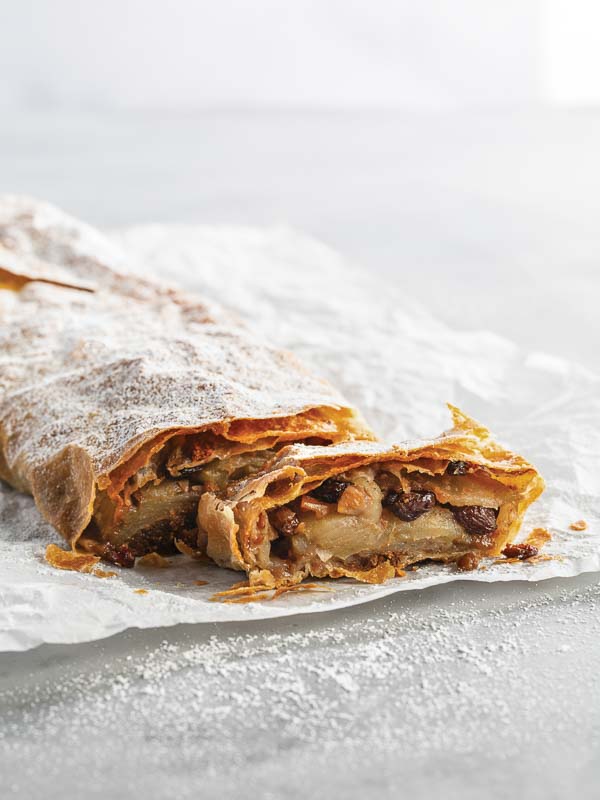 Baking School In-Depth: Apple Strudel