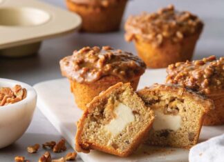 Cream Cheese-Filled Pecan Pie Muffins Cream Cheese-Filled Pecan Pie Muffins