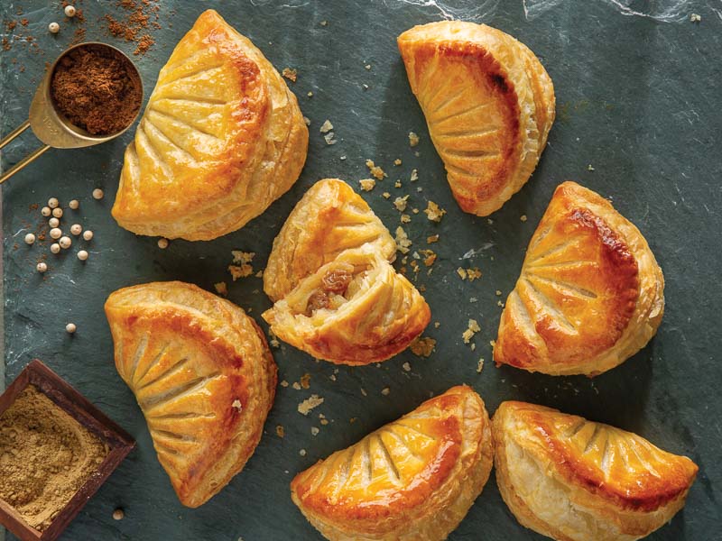 CHAUSSONS AUX POMMES