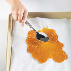 Cracking caramel