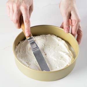 meringue in cake pan