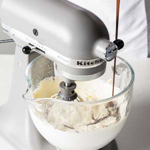 mixing buttercream
