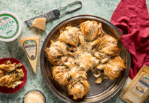 CreamyGorg®, Spinach and Onion Star Bread
