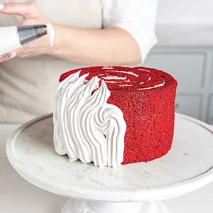 Frosting cake