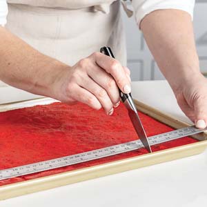 Cutting cake